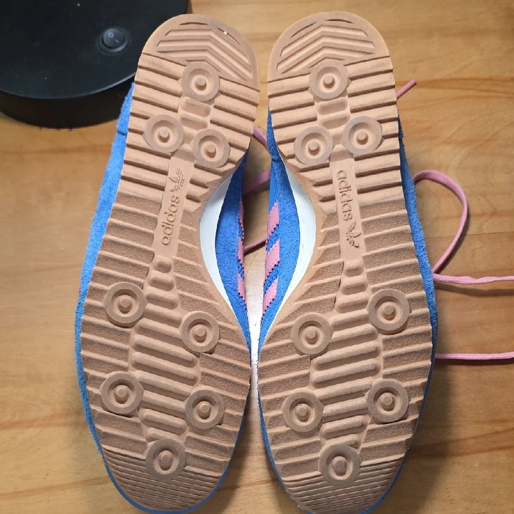 adidas Women’s Blue and Pink Sneakers